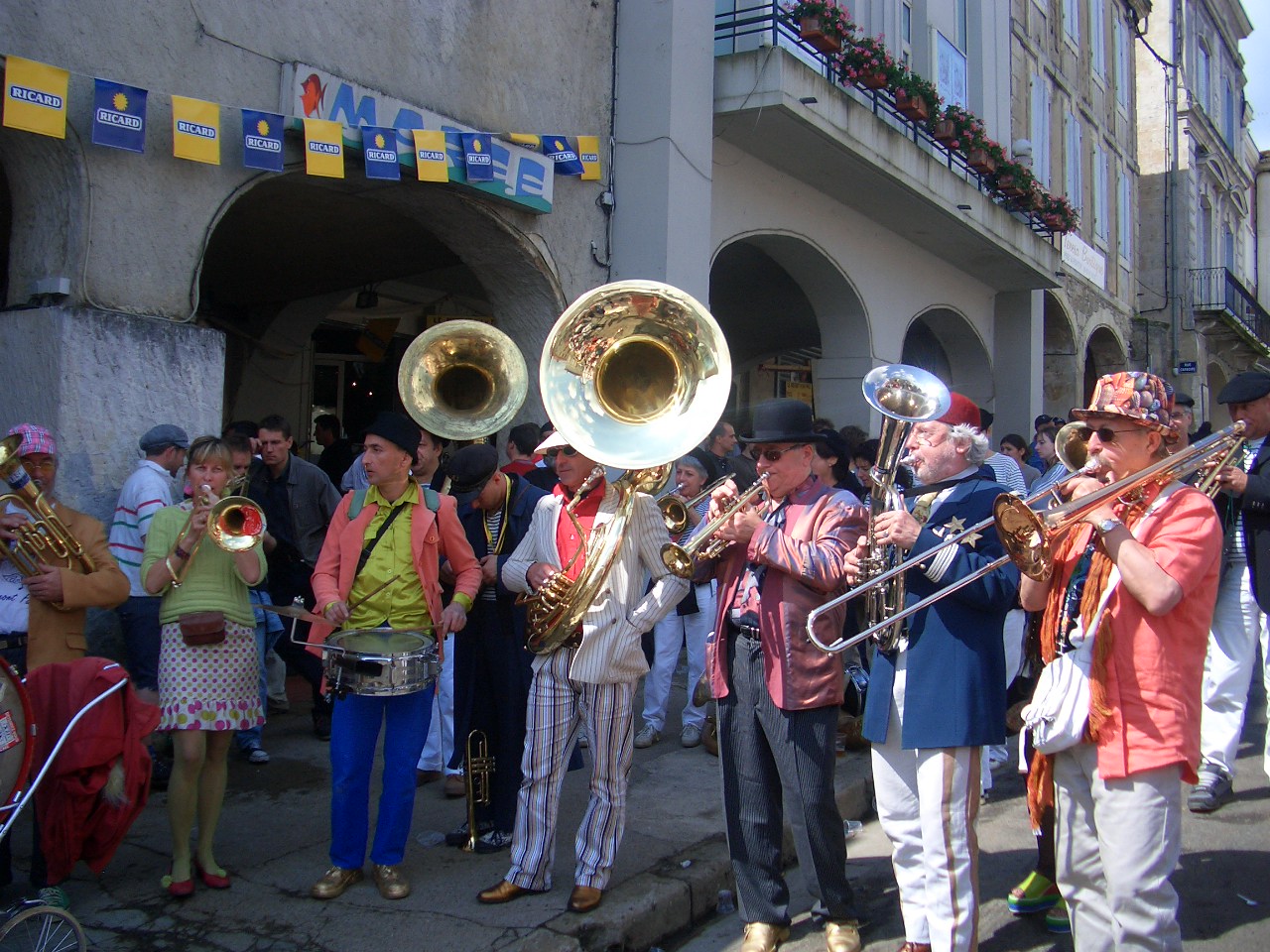 VIC-FEZENSAC Concours fanfares Pentecôte 2005 008
