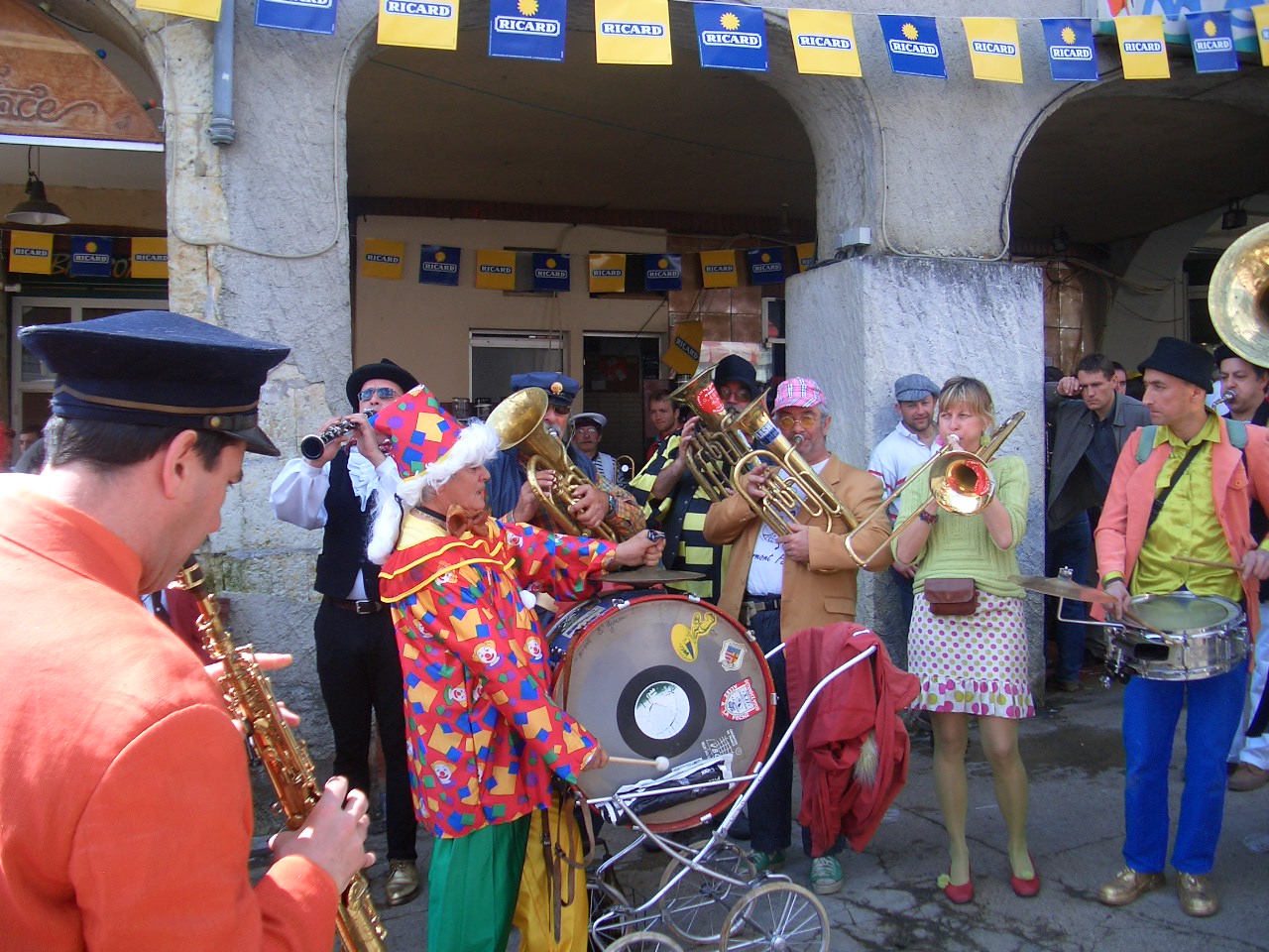 VIC-FEZENSAC Concours fanfares Pentecôte 2005 009