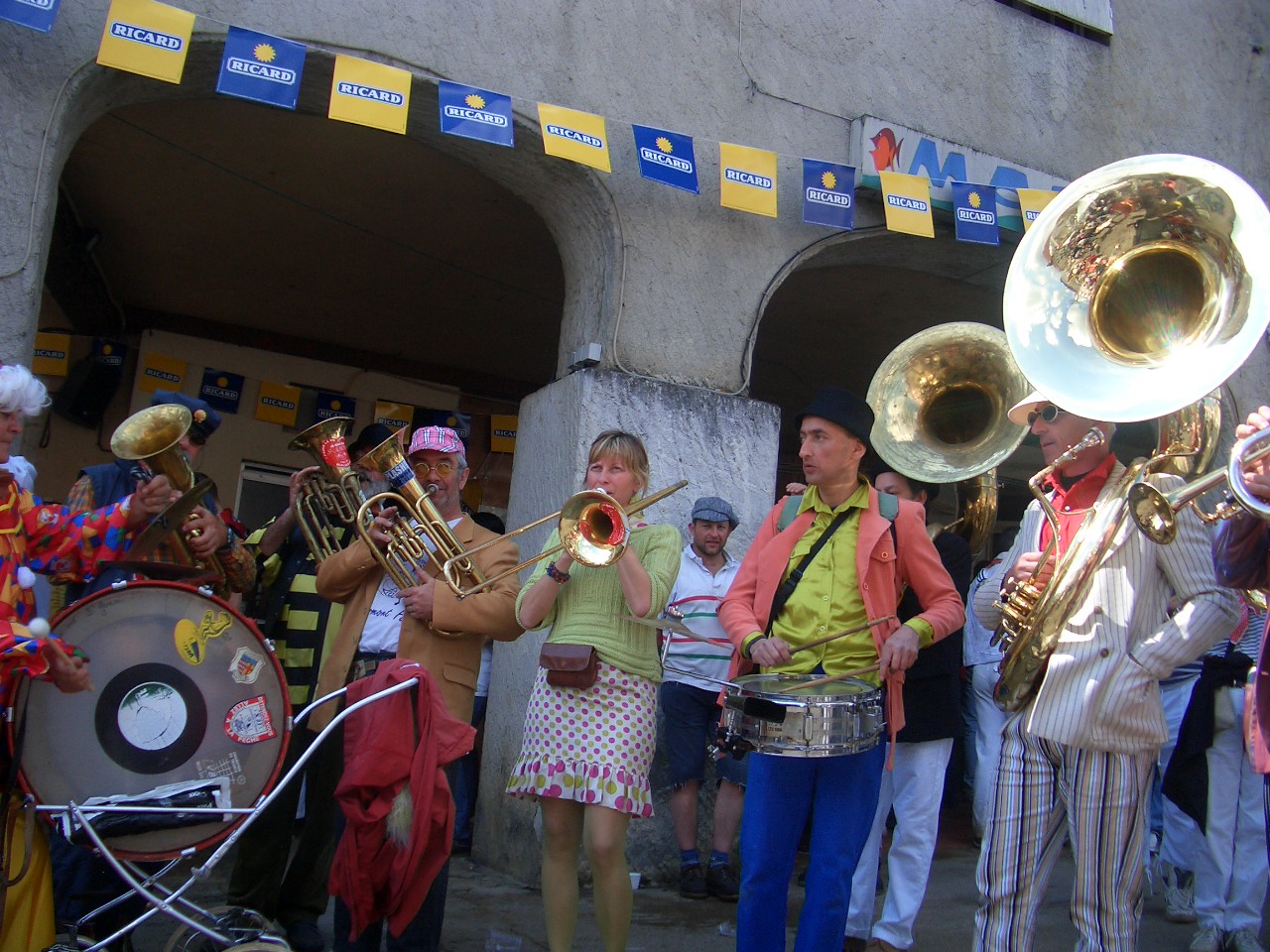 VIC-FEZENSAC Concours fanfares Pentecôte 2005 014