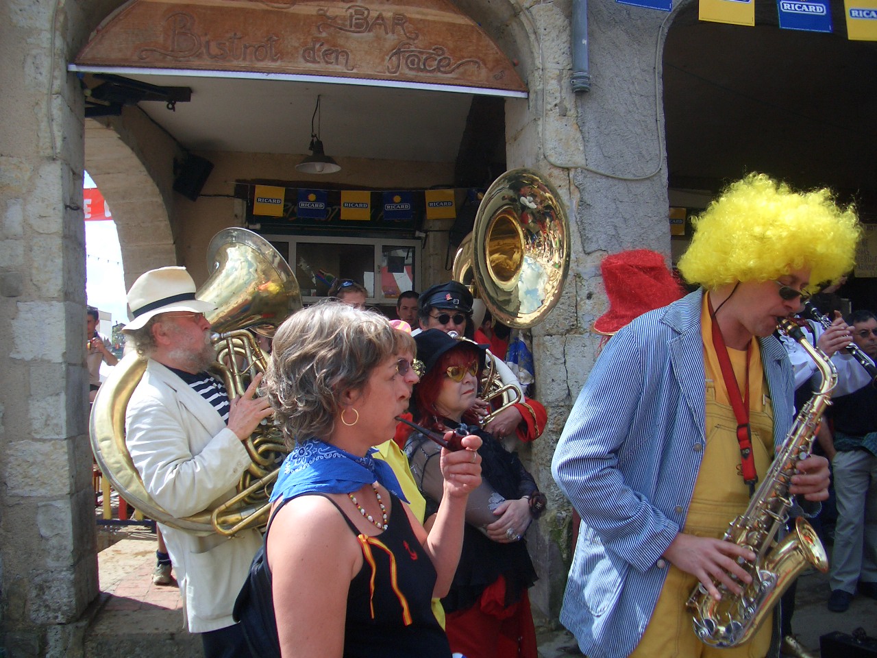 VIC-FEZENSAC Concours fanfares Pentecôte 2005 023