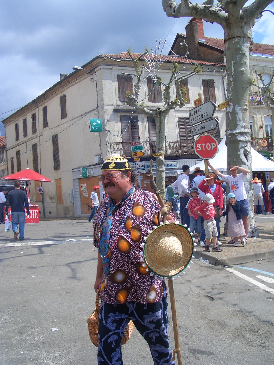 VIC-FEZENSAC Concours fanfares Pentecôte 2005 030