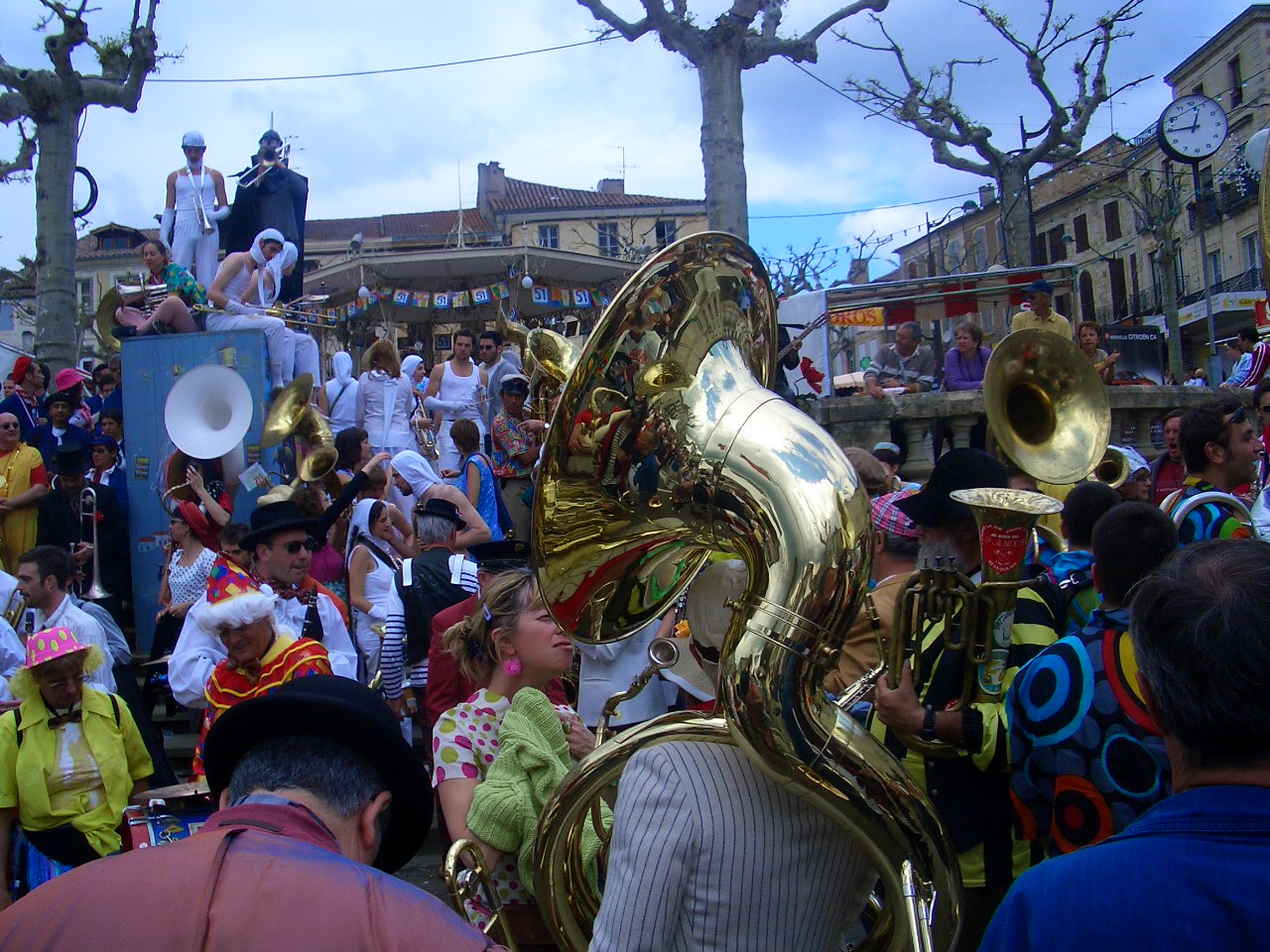 VIC-FEZENSAC Concours fanfares Pentecôte 2005 042