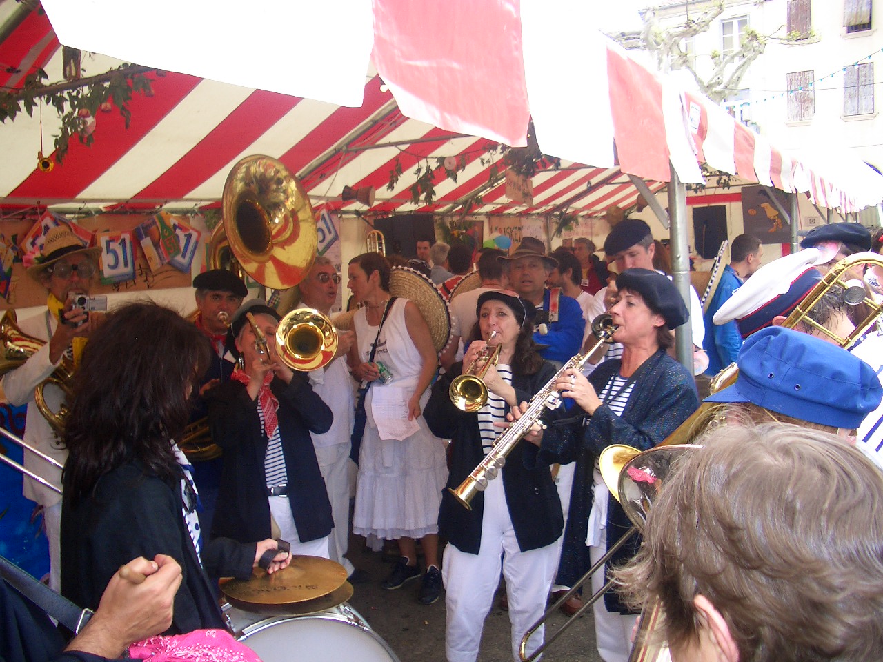 VIC-FEZENSAC Concours fanfares Pentecôte 2005 053