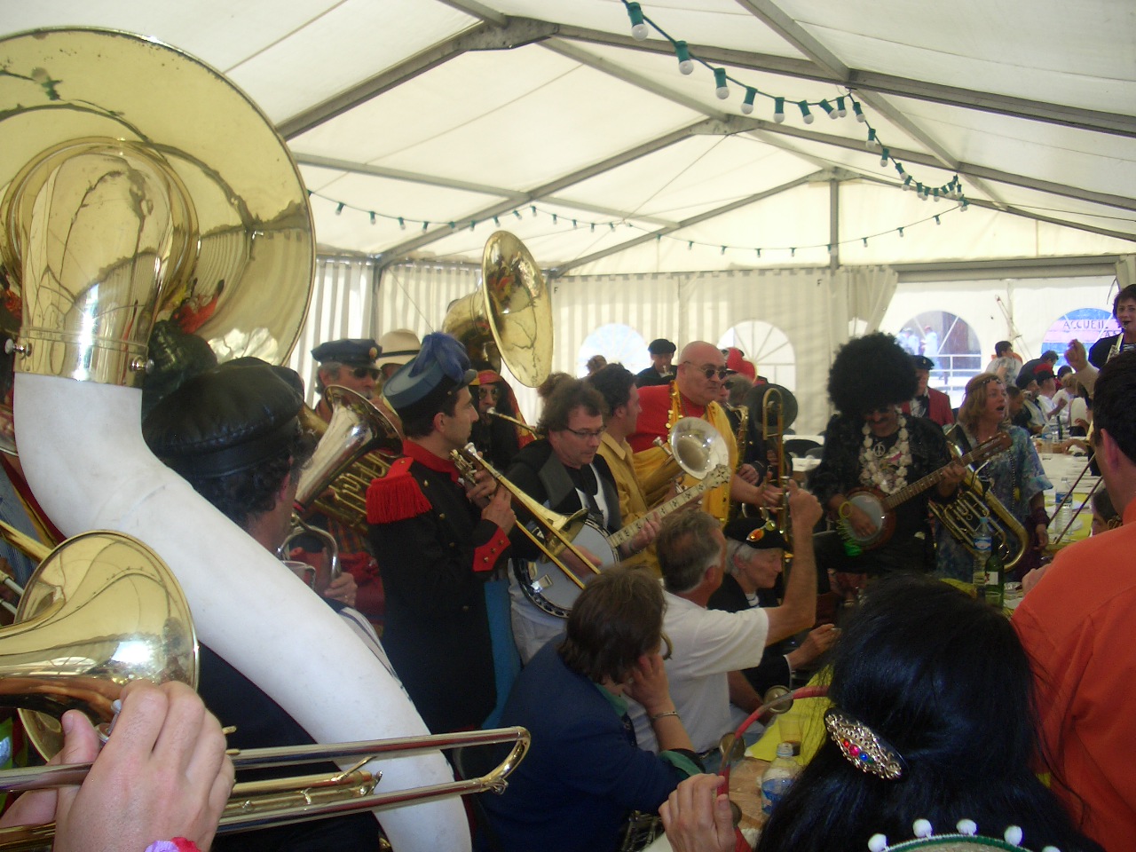 VIC-FEZENSAC Concours fanfares Pentecôte 2005 063