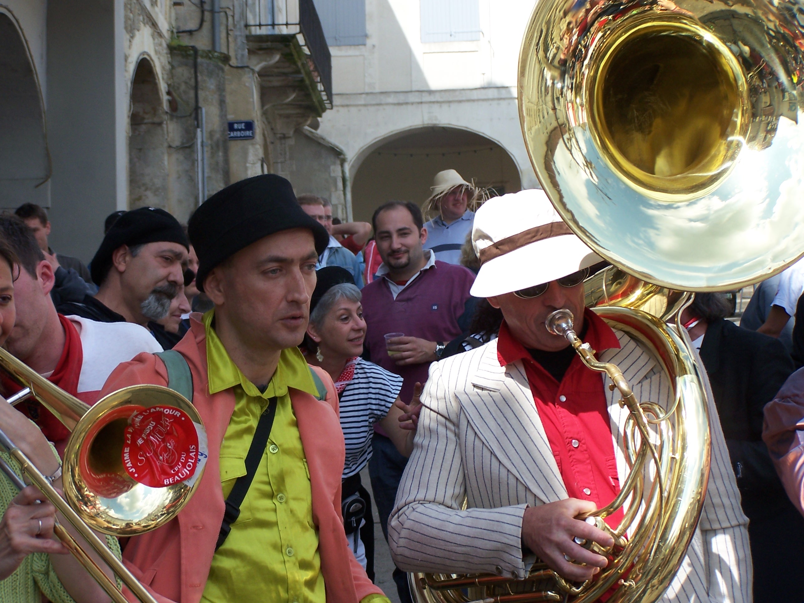 VIC-FEZENSAC Pentecôte2OO5 concours fanfares 005