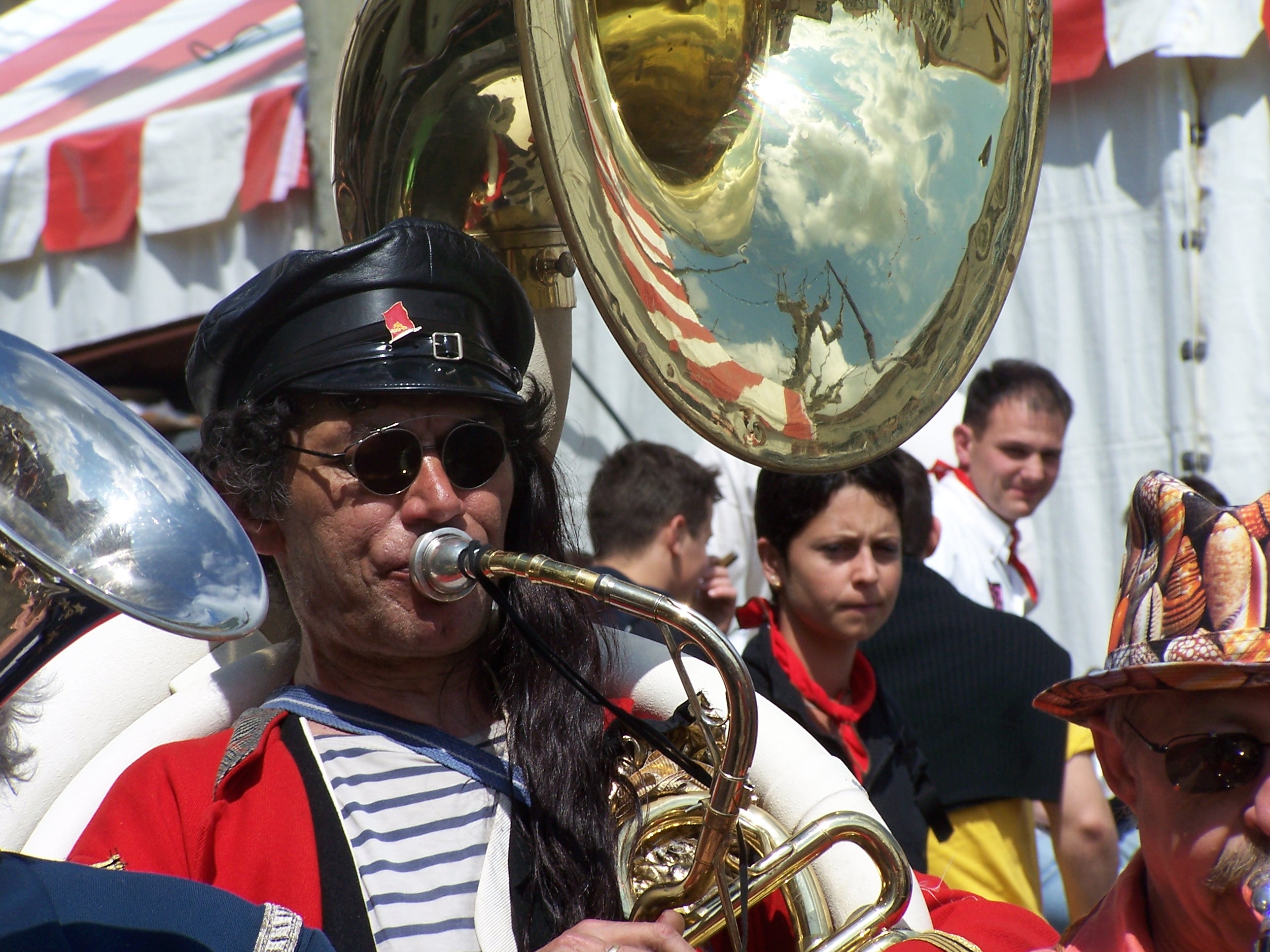 VIC-FEZENSAC Pentecôte2OO5 concours fanfares 006