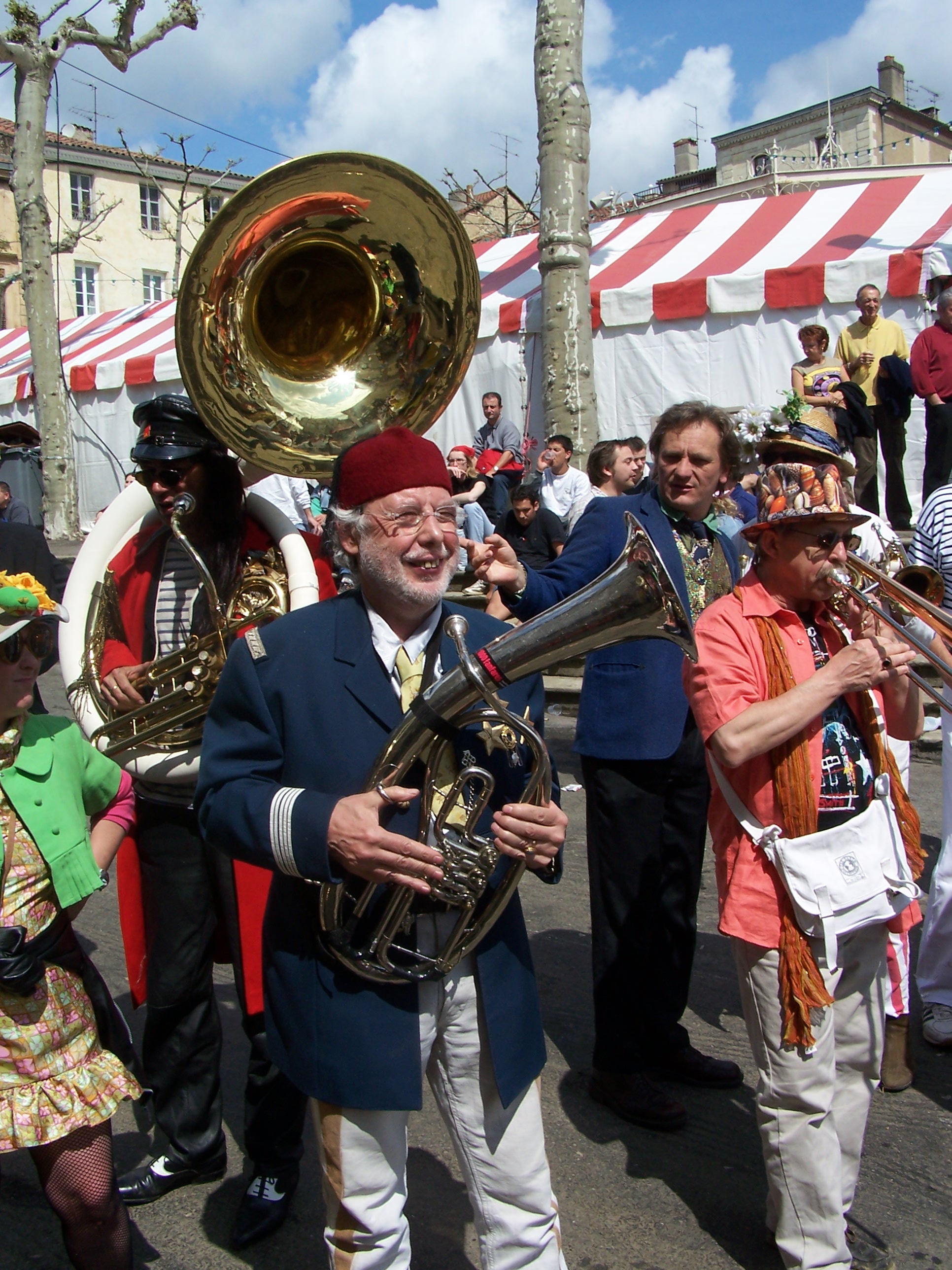VIC-FEZENSAC Pentecôte2OO5 concours fanfares 008