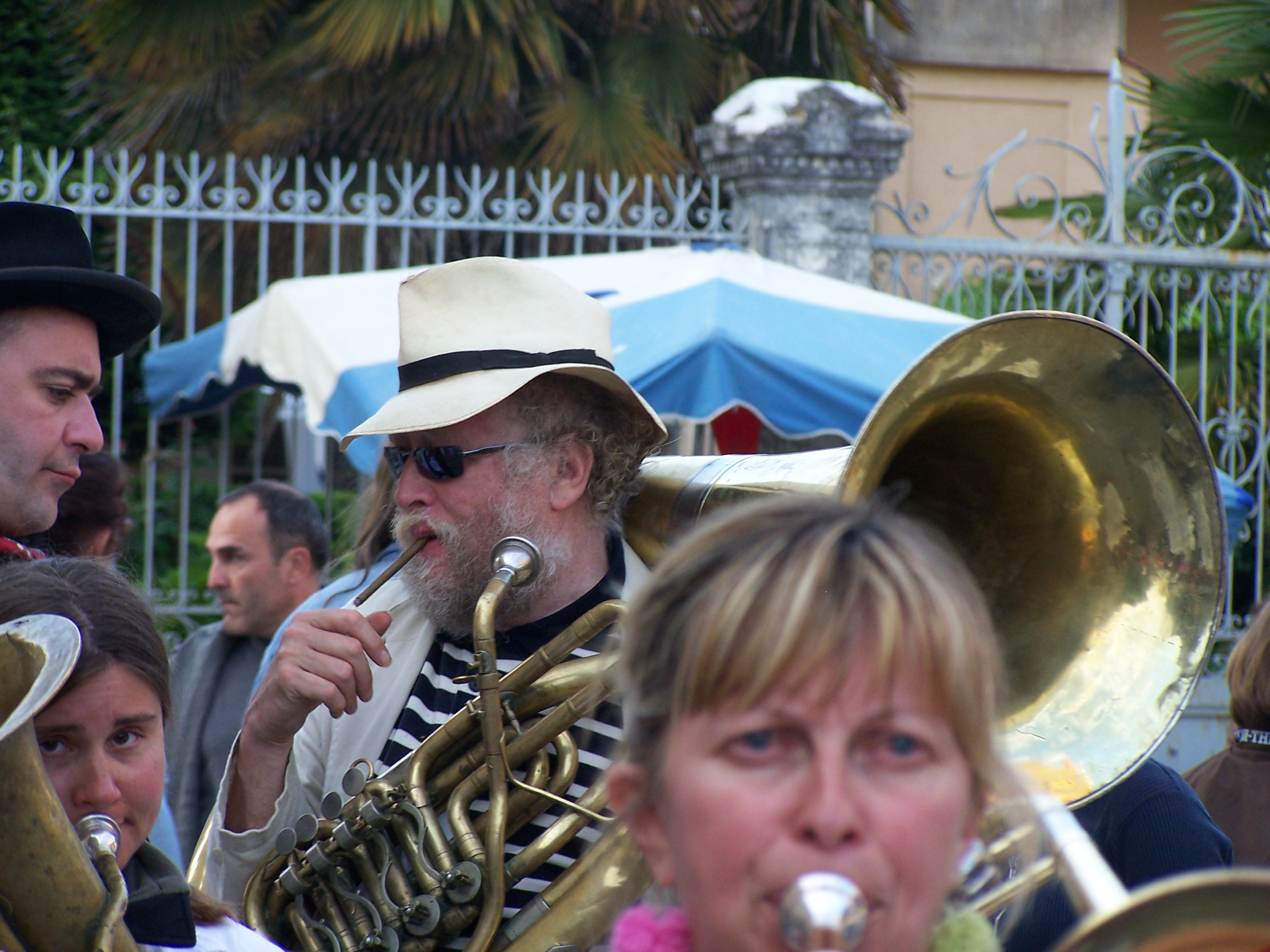 VIC-FEZENSAC Pentecôte2OO5 concours fanfares 058