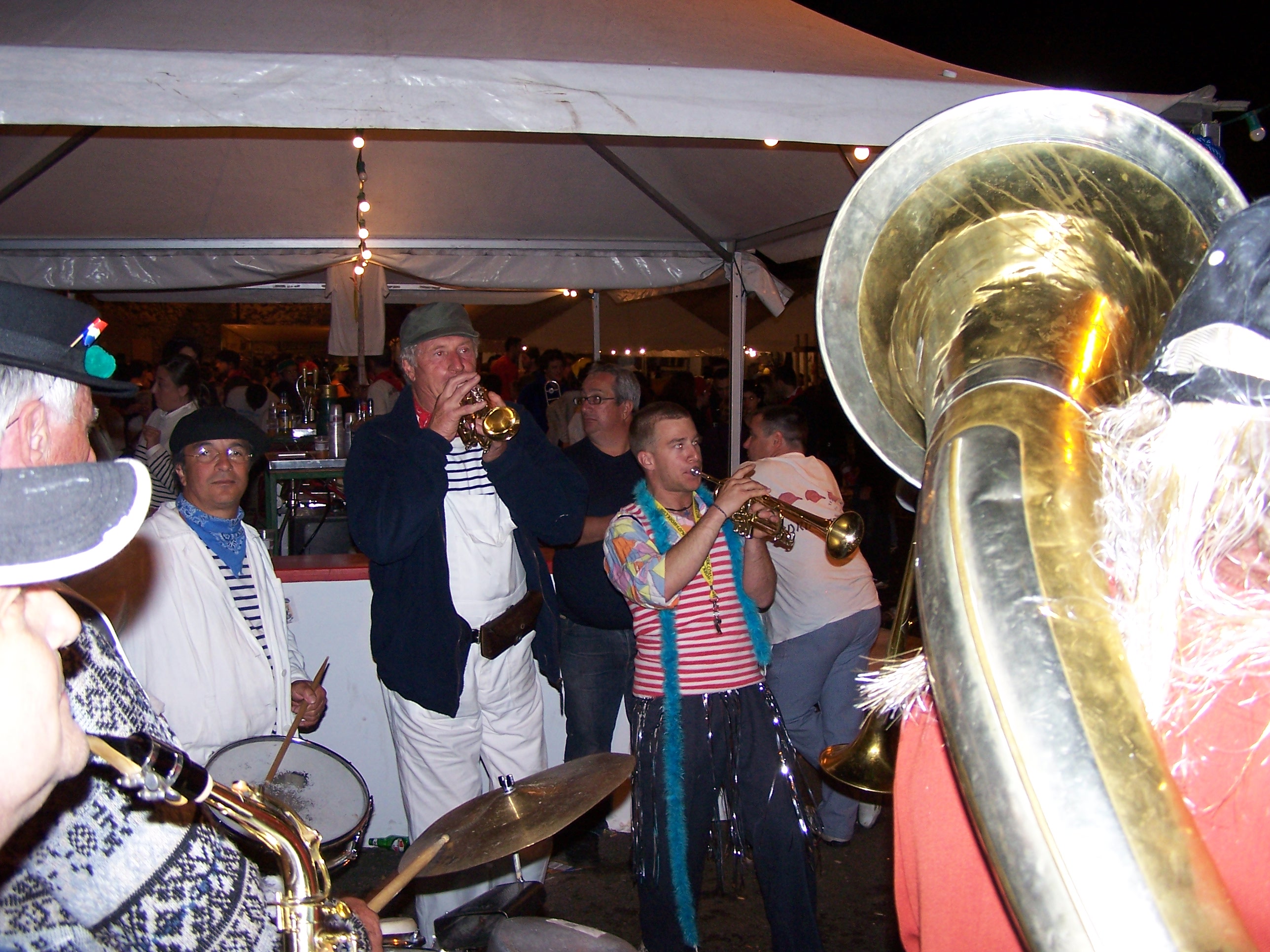 VIC-FEZENSAC Pentecôte2OO5 concours fanfares 065