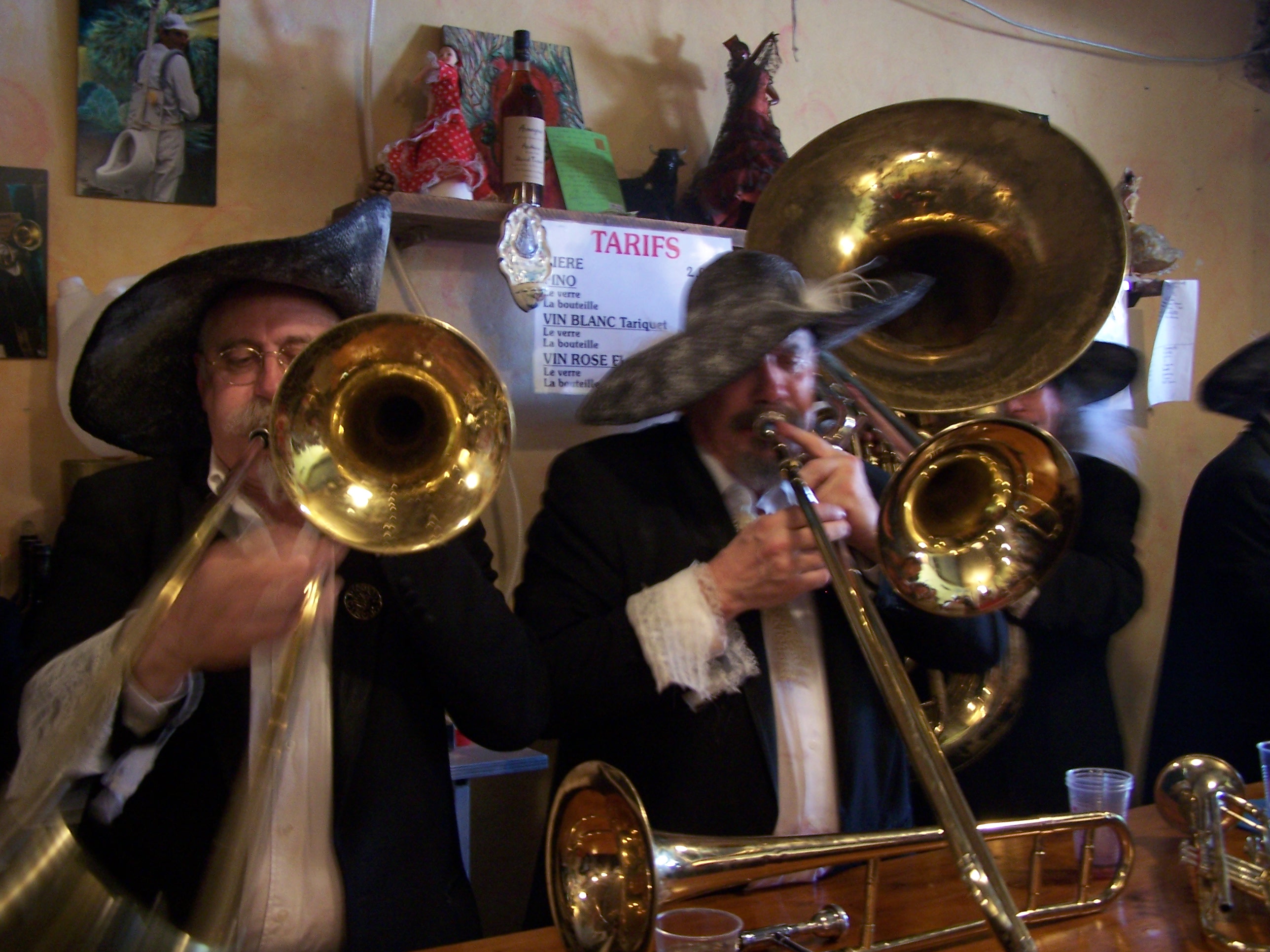 VIC-FEZENSAC Pentecôte2OO5 concours fanfares 084